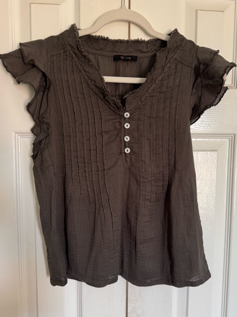NWOT Quince Textured Ruffle Henley Short Flutter Sleeve Blouse 100% Cotton Small